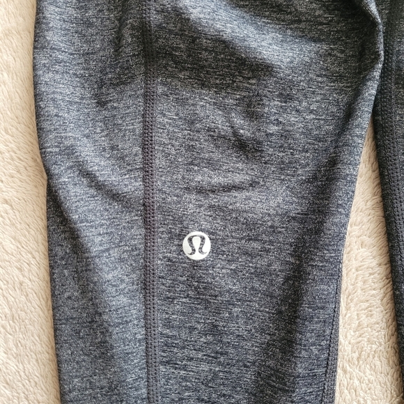 Lululemon cropped low rise leggings size 2​ - Picture 7 of 12